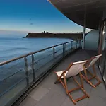דירה The Sands Sea Front סקארבורו