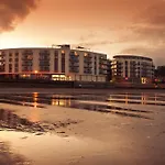 דירה The Sands Sea Front *