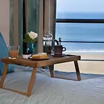 The Sands Sea Front דירה *