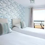 דירה The Sands Sea Front