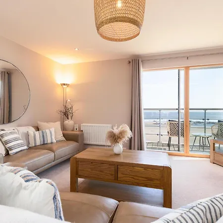 דירה The Sands Sea Front *