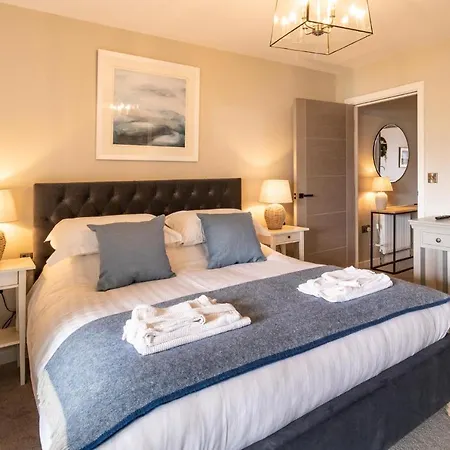 The Sands Sea Front * Scarborough