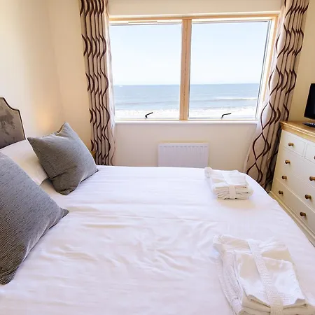 Apartment The Sands Sea Front