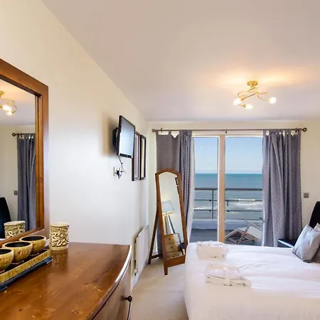 Apartment The Sands Sea Front *