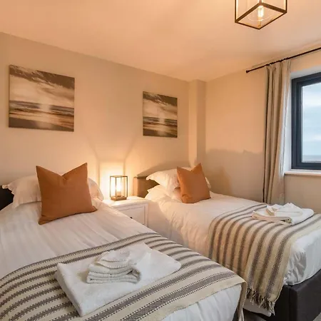 Daire The Sands Sea Front