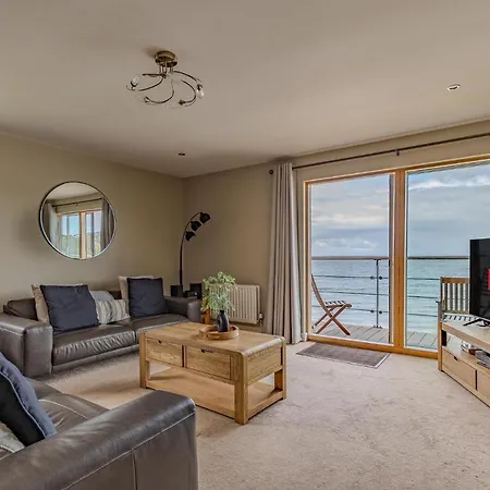 The Sands Sea Front * Scarborough